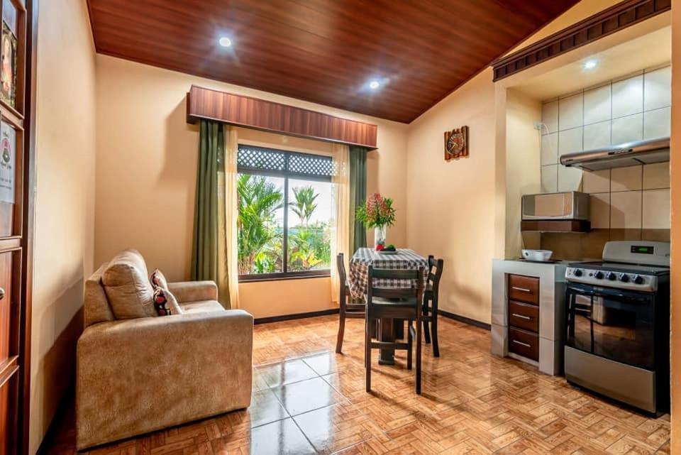 Aunty Arenal Lodge La Fortuna Exterior photo