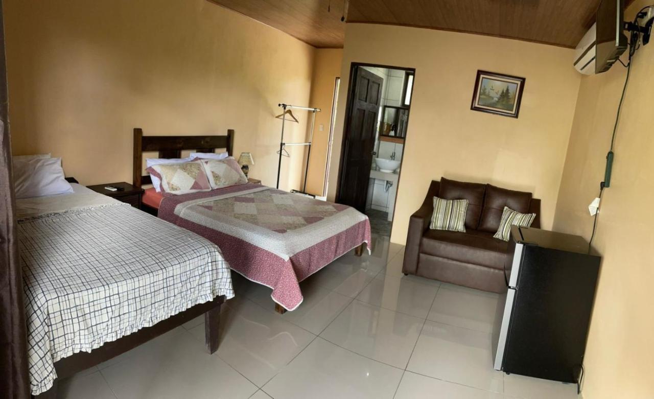 Aunty Arenal Lodge La Fortuna Exterior photo
