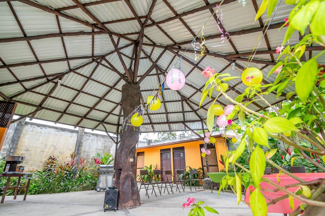 Aunty Arenal Lodge La Fortuna Exterior photo